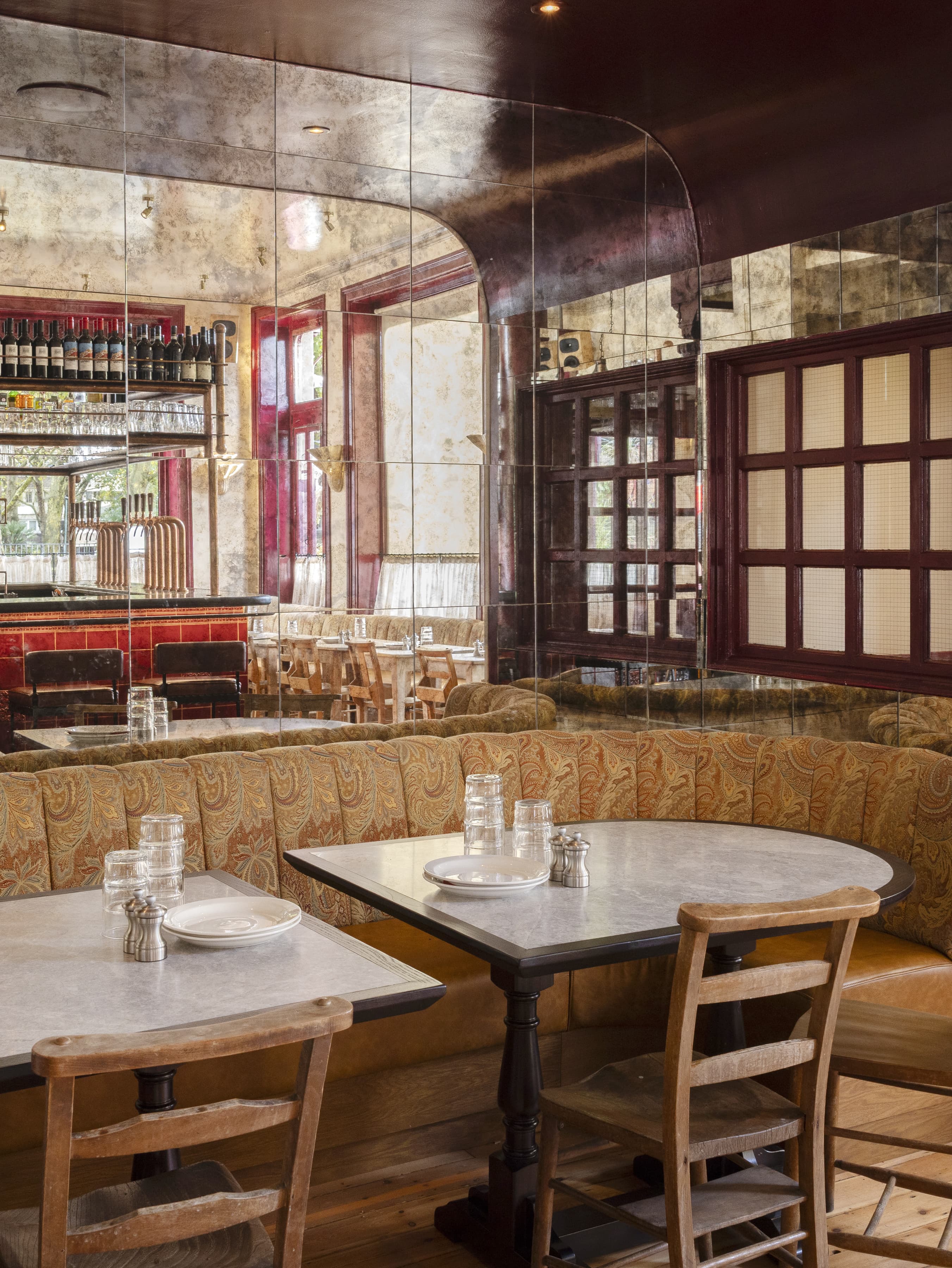 Inside The Good Oak